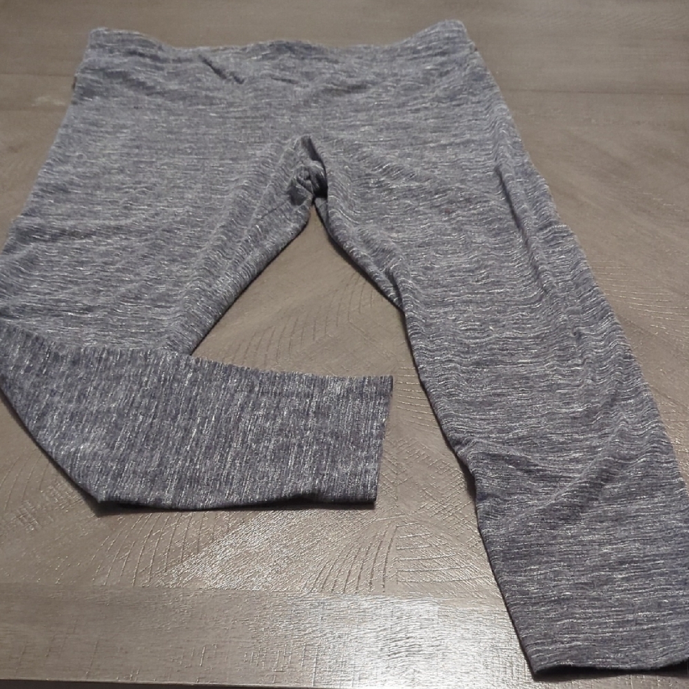 Time and Tru Charcoal Heather Leggings